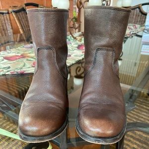 Frye Boots Women’s Size 6B
